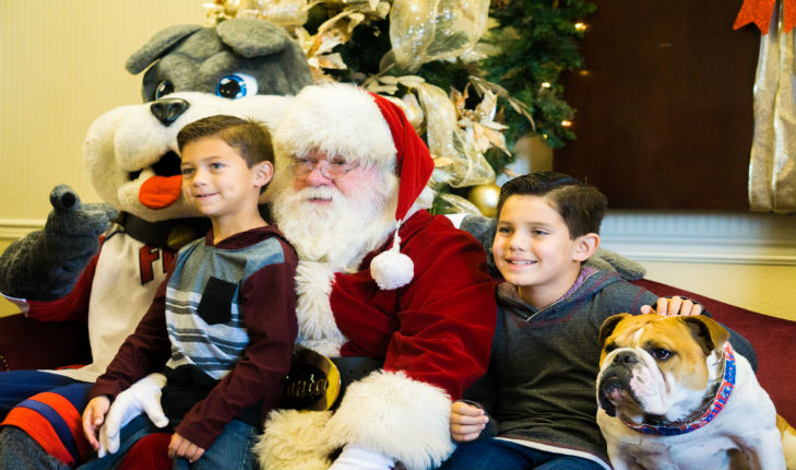 Alumni Association hosts ‘Photos with Santa’ at the Smittcamp Alumni House