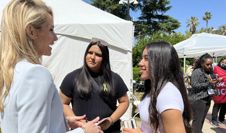 Two students were able to interview First Partner Jennifer Siebel Newsom at an event at the Capitol on the impact of social media on the mental health of young people.